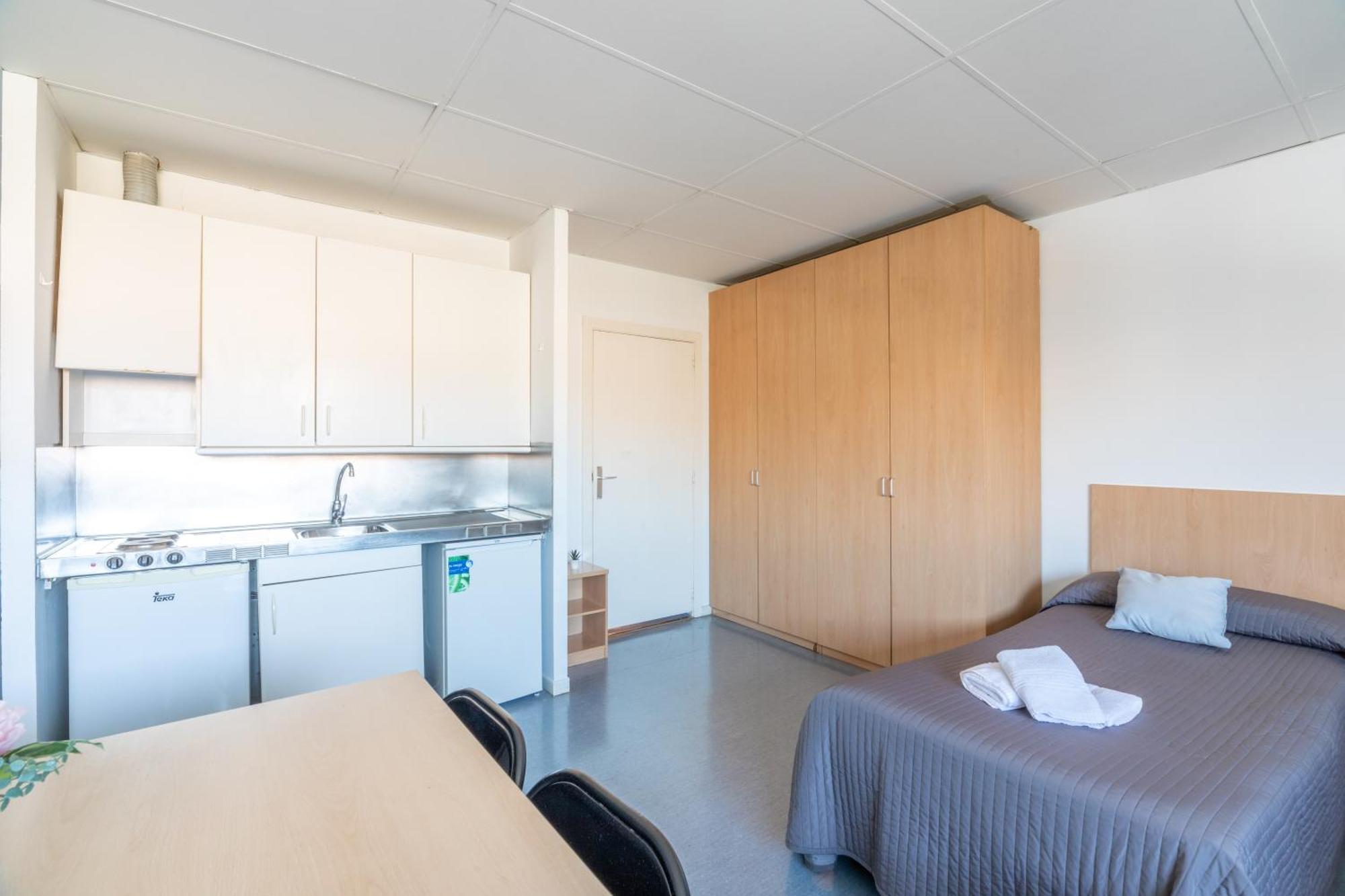 Residencia Universitaria Resa Lesseps บาร์เซโลนา ภายนอก รูปภาพ
